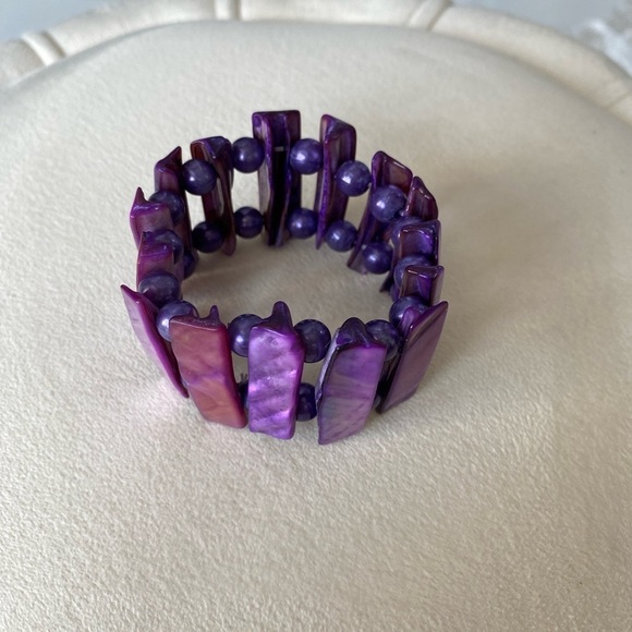 Purple Iridescent beaded thick statement bracelet - Picture 7 of 9